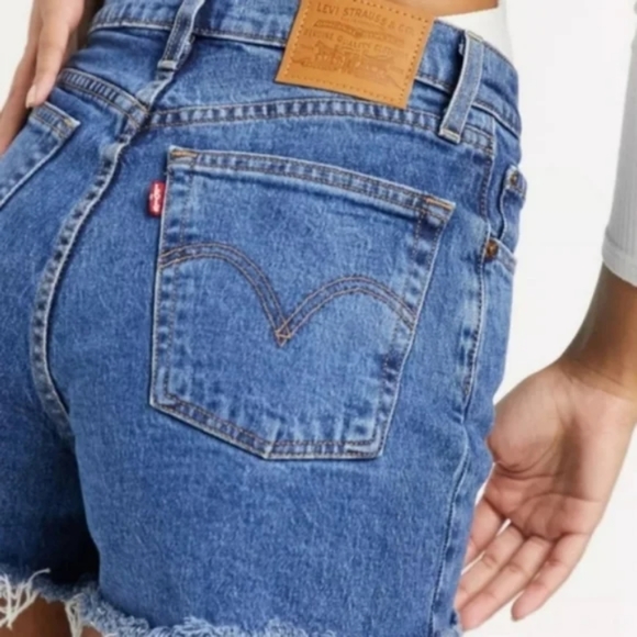 Levi's Ribcage High Waisted Jean Cut Off Shorts Charleston Erosion - Picture 8 of 16